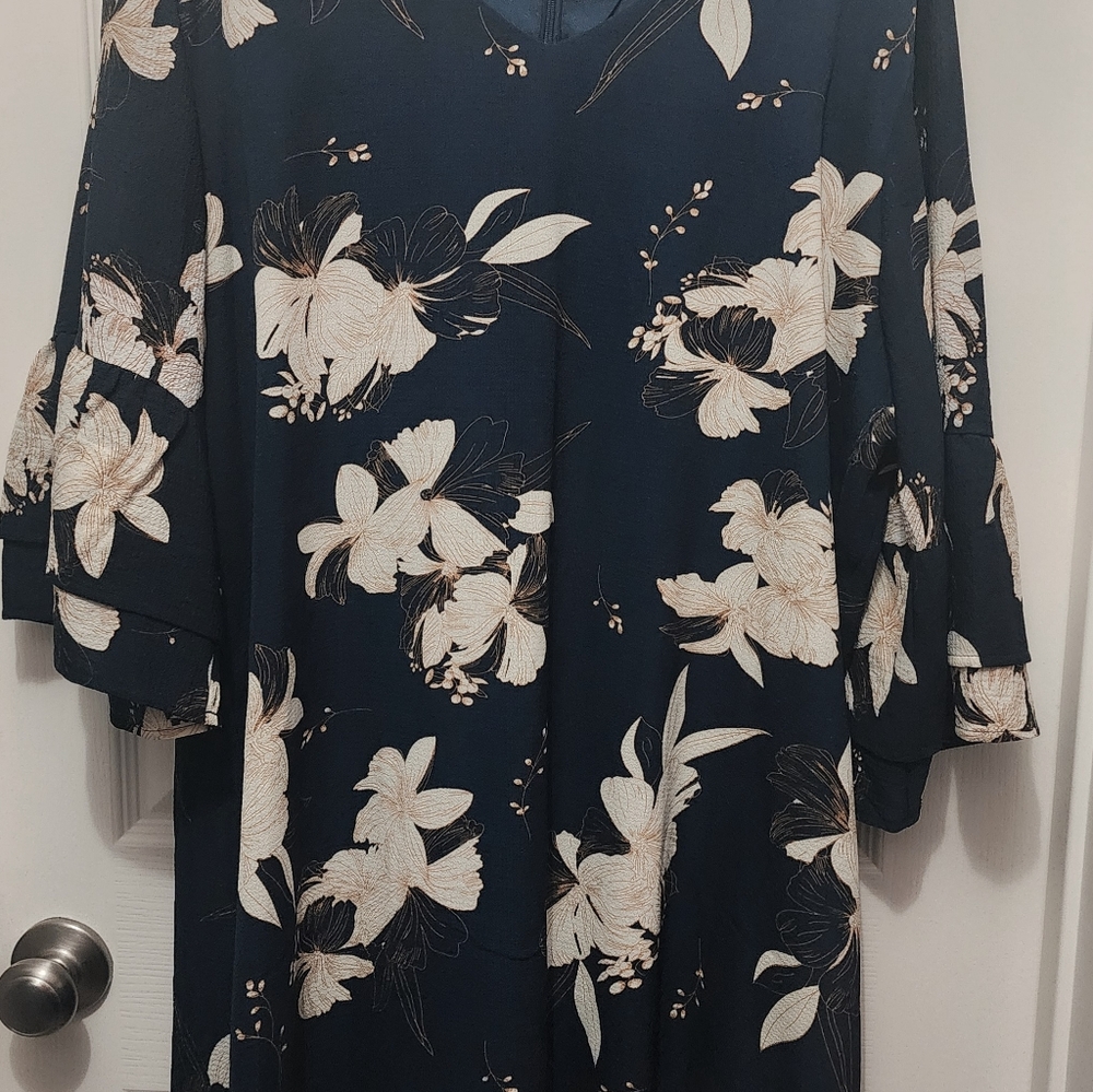 Beautiful Midnight Blue And Cream Mid Length Dress, XXL